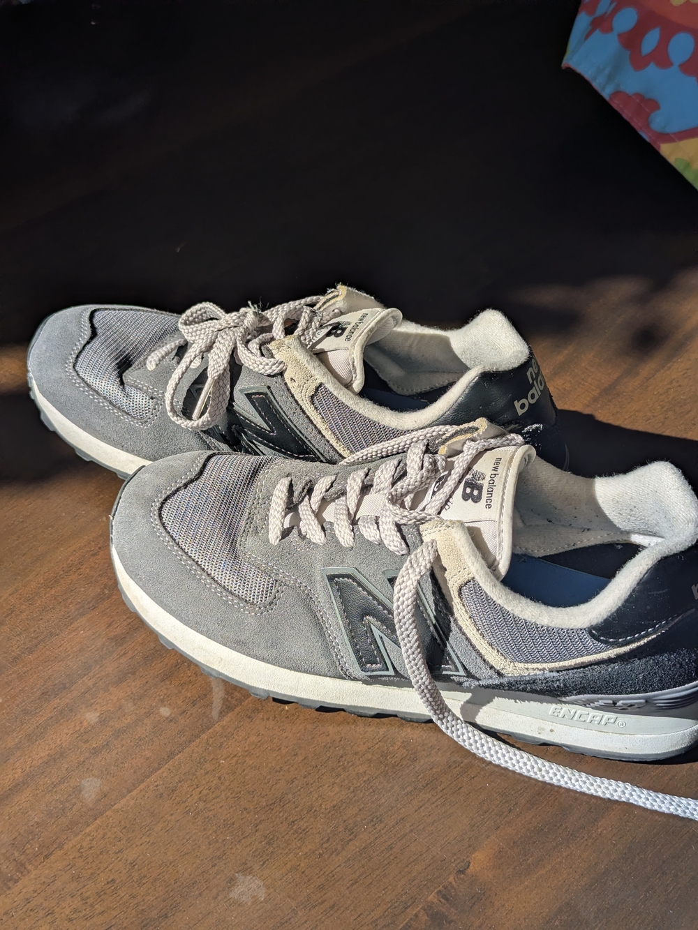 New Balance Men's Gray and Black Retro Running Sneakers